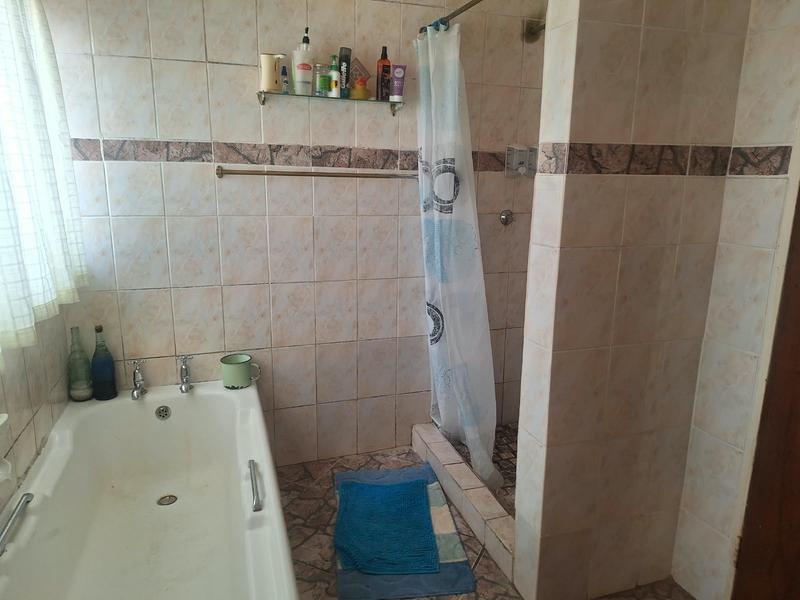 5 Bedroom Property for Sale in Meiringspark North West
